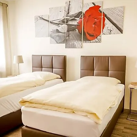 Boardinghaus Modern Living * Adelsdorf