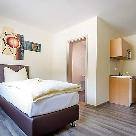 Boardinghaus Modern Living * Adelsdorf